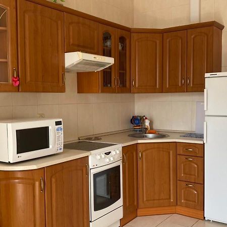 Comfortable Apartment On The Obolon Kiev Eksteriør billede
