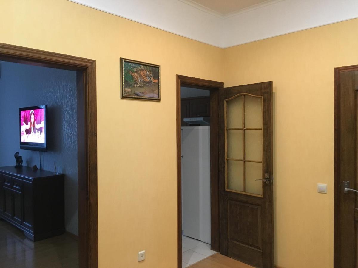 Comfortable Apartment On The Obolon Kiev Eksteriør billede